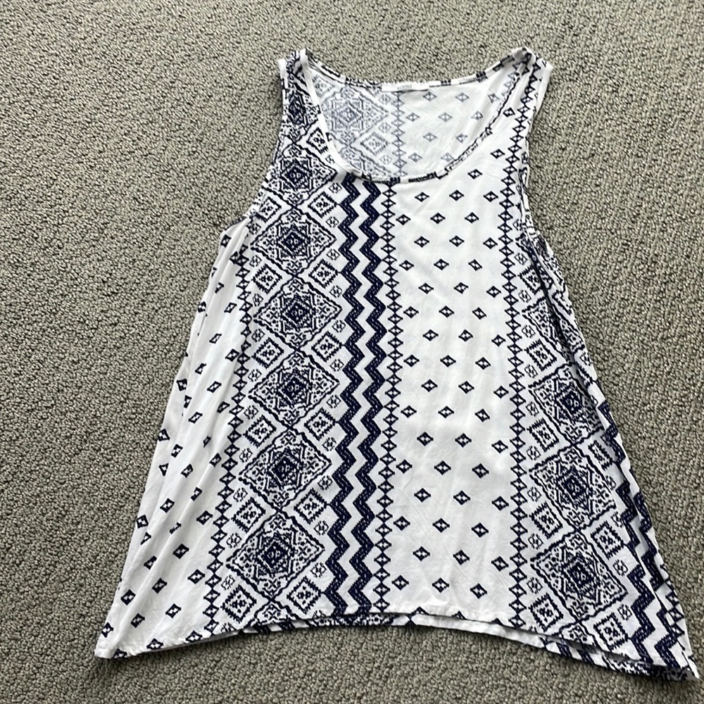 Acemi women’s sleeveless top
